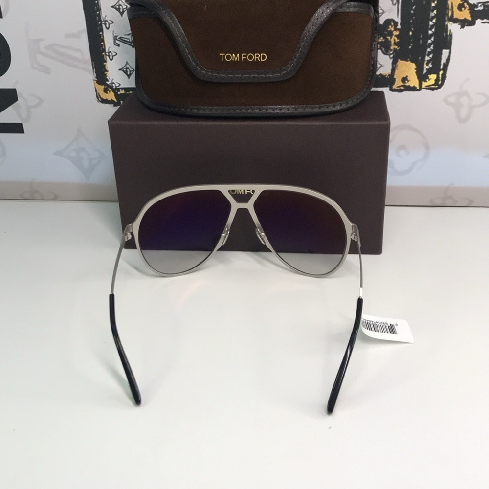 Authentic- NEW TOM FORD TF1060 16B AVIATOR SUNGLASSES TOM FORD XAVIER - Picture 13 of 17